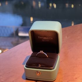 【ティファニー(Tiffany & Co.)の口コミ】 控えめかつ、可愛らしいデザインに心惹かれました。
同じデザインのもので…