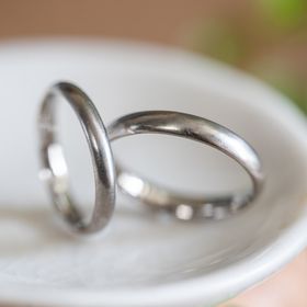 【Cayof(カヨフ)の口コミ】 元々はブランドのものにしようと思っていたのですが、
キラキラしすぎたも…