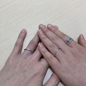 【TRECENTI(トレセンテ)の口コミ】 シンプルで男女どちらの手にもよく馴染むデザインの良さが魅力的でした。
…