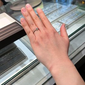【アイプリモ(I-PRIMO)の口コミ】 シンプルなデザインを求めて指輪探しをしていました。
シグナは爪が非常に…