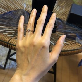 【銀座ダイヤモンドシライシの口コミ】 私は指がとても細いので似合わない指輪が多いですが、このリングは華奢な…