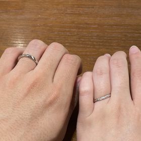 【TRECENTI(トレセンテ)の口コミ】 持っていないリングの形状のストレートタイプを選択しました。
男性のリン…