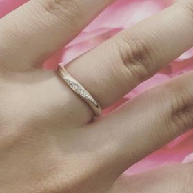 【杢目金屋(もくめがねや)の口コミ】 指輪は、担当者に相談したところ、ツヤ仕上げ、ツヤ消しなど、自分達の嗜…