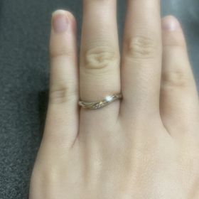 【ケイウノ ブライダル(K.UNO BRIDAL)の口コミ】 結婚指輪と婚約指輪を重ねて付けたかったので、ピッタリ重なるようなもの…