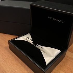 【エクセルコダイヤモンド(EXELCO DIAMOND)の口コミ】 デザインが可愛かったのと接客対応の良さで決めました。
また、ある程度好…