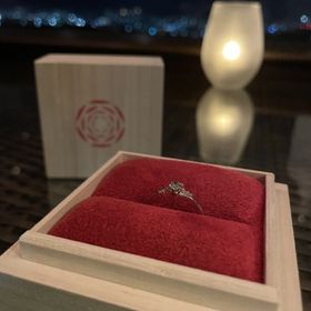 【出雲結(いずもゆい)の口コミ】 2人を結ぶ一本の糸というコンセプトが気に入り、ピンクゴールドも良い差し…