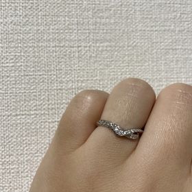 【アイプリモ(I-PRIMO)の口コミ】 デザインに一目惚れして決めました。オンラインで見ていた通り指輪のデザ…