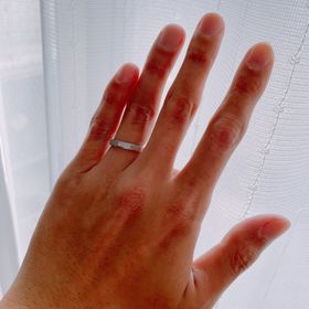 【ORECCHIO(オレッキオ)の口コミ】 婚約指輪をORECCHIOで購入したため、同じブランドの商品で、予算を15万円…