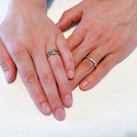 【atelier CraM(アトリエ クラム)の口コミ】 デザインと、手作り可能な点
2色のコンビネーションで、他にはない指輪が…