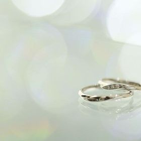 【アイプリモ(I-PRIMO)の口コミ】 派手すぎず長くつけられそうなものを2人で決めました。
私だけの好みで決…