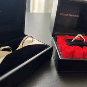 【エクセルコダイヤモンド(EXELCO DIAMOND)の口コミ】 婚約指輪は彼がえらんでくれました。
結婚指輪はエクセルコダイヤモンドさ…