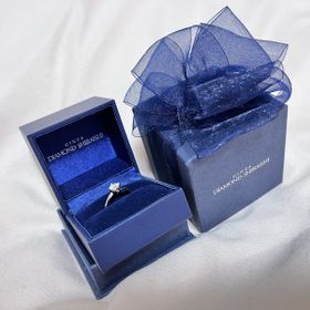 【銀座ダイヤモンドシライシの口コミ】 事前に購入してくれていたダイヤモンドの大きさにも合うような婚約指輪指…