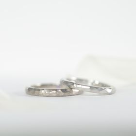 【CRAFY(クラフィ)の口コミ】 槌目の指輪がほしくて、尚且つ自分達で作りたかったので大満足です。
素材…