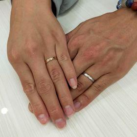 【insembre(インセンブレ)の口コミ】 斜めにカットされているデザインに一目惚れしました。不思議の国のアリス…