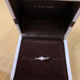 【アイプリモ(I-PRIMO)の口コミ】 あまり派手にならず、上品でしなやかなデザインを気に入りました。ダイヤ…