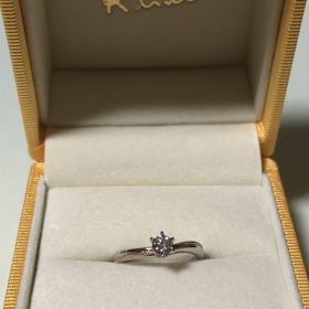 【ケイウノ ブライダル(K.UNO BRIDAL)の口コミ】 担当さんに、ミル打ちという技法があると教えて頂いて、サンプルを見せて…