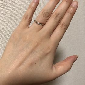【ケイウノ ブライダル(K.UNO BRIDAL)の口コミ】 綺麗に長く指が見えるように、軽やかなVラインで作ってもらい、ピンクゴー…