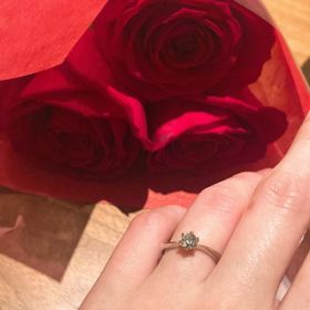 【ラザール ダイヤモンド(LAZARE DIAMOND)の口コミ】 【指輪のデザイン•テイスト•素材について】
•たくさんの種…