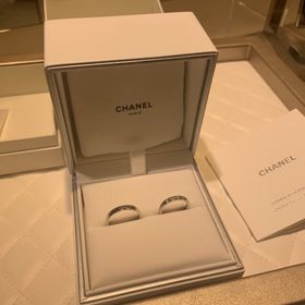 【シャネル(CHANEL)の口コミ】 あまり周りと被らないブランドで探していました。
最初はカメリアで考えて…