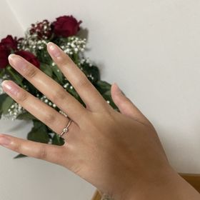 【アイプリモ(I-PRIMO)の口コミ】 リングデザインは長い指に合わせて選びました。
ダイヤも大きいだけでなく…