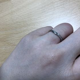 【TANZO.(鍛造指輪)の口コミ】 色々と既製品のものを見て回りましたが、しっくりくるものがなく、タンゾ…