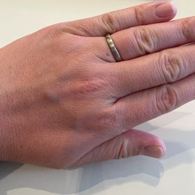 【Mariage ent(マリアージュエント)の口コミ】 価格がちょうどよく、デザインも良かった。指の似合うタイプが男女で違う…