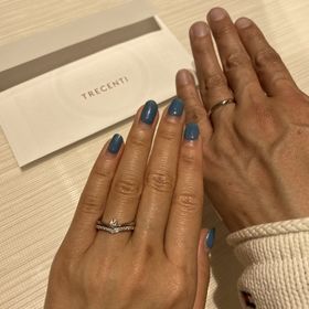 【TRECENTI(トレセンテ)の口コミ】 指輪のデザインはｖ字で探していました。重ね付けしても綺麗なデザインが…