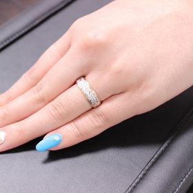 【輪-RIN-の口コミ】 指が長いので幅の広い指輪が良いなと思っていました。彼も「人があまり持…