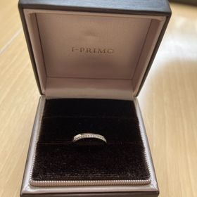 【アイプリモ(I-PRIMO)の口コミ】 デザインが素敵だった。指をきれいに見せてくれる。ダイヤが斜め半分につ…
