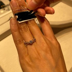【ブシュロン(BOUCHERON)の口コミ】 デザインが最後の決め手になりました。相手と一緒に色々な指輪を見に行き…