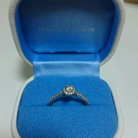 【銀座ダイヤモンドシライシの口コミ】 他のブランドを沢山まわり、SNSなどでも検索しまくりました。

それで自分…