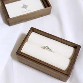 【PORTADA(ポルターダ)の口コミ】 王道の一粒ダイヤの婚約指輪が欲しい、といったざっくりなイメージのもと…