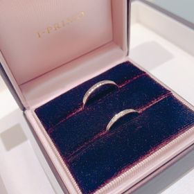 【アイプリモ(I-PRIMO)の口コミ】 シンプルすぎず、派手すぎずというデザインで探しており、ダイヤが3つ着い…