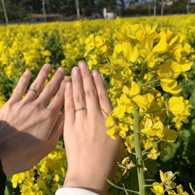 【PRIMA PORTA(プリマポルタ)の口コミ】 婚約指輪と同じシリーズのものに決めました。
婚約指輪がとても可愛くて一…