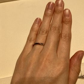 【グラフ(GRAFF)の口コミ】 仕事の都合上派手な結婚指輪は着けられないけど、シンプルすぎると寂しい…