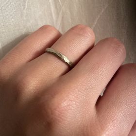 【YUKA HOJO(ユカホウジョウ)の口コミ】 まずはなんといっても他と被らないデザインです。おしゃれです。ホワイト…