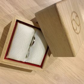 【TOMOE(トモエ)の口コミ】 指輪のデザインと、名前が素敵で決めました。
指輪は特に決めてなかったの…