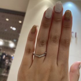 【TRECENTI(トレセンテ)の口コミ】 デザインの数は豊富で、いろいろ見比べれてよかったです。
試着をすれば指…