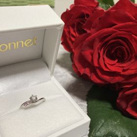 【ジュエリーソネット】の口コミ 婚約指輪を探しており、いくつかの店を回っていました。どのようなものがい...