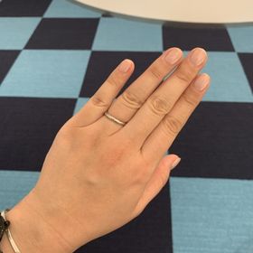 【銀座ダイヤモンドシライシの口コミ】 日常生活を送る上で指輪が回ってしまうことがあると思いますが、こちらの…