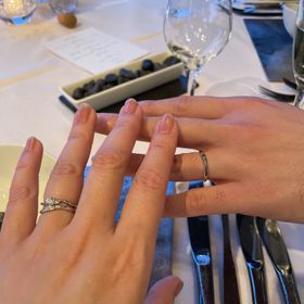 【HOSHI no SUNA 星の砂(ほしのすな)】の口コミ 婚約指輪をほしのすなの物をプレゼントして頂いて、結婚指輪はどれがいいか...