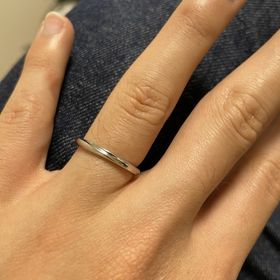 【銀座ダイヤモンドシライシの口コミ】 ペアリングでお互い満足のいくデザインだったことが決め手でした。お互い…