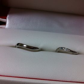 【ホワイトベル(WHITE BELL)】の口コミ 指輪の内側への刻印が自由にデザインできるところに惹かれました。デザイナ...