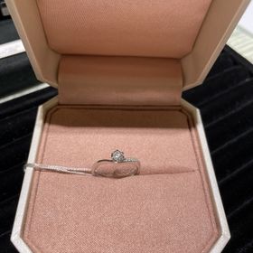 【TRECENTI(トレセンテ)の口コミ】 花モチーフのものにしたいと考えていて、今回のデザインを提案して頂いた…