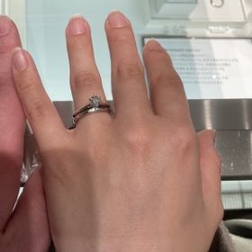 【ティファニー(Tiffany & Co.)の口コミ】 婚約指輪の王道ともいえるTiffanyセッティング。憧れのブルーボックスに入…