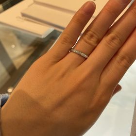 【ブルガリ(BVLGARI)の口コミ】 海外製品らしい存在感の指輪を選び着用させていただきました。日本の製品…