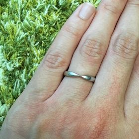 【ティファニー(Tiffany & Co.)の口コミ】 結婚指輪はティファニーがいいと最初から決めていました。シンプルでつけ…