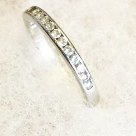 【ティファニー(Tiffany & Co.)の口コミ】 婚約指輪が石がひとつついたものだったので、結婚指輪はワンポイントでは…