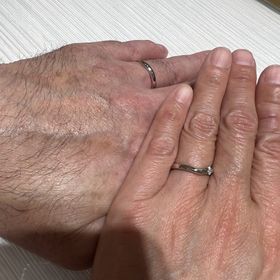 【TRECENTI(トレセンテ)の口コミ】 デザインも気に入り、指輪もつけやすく気にいりました。吸い付くような滑…