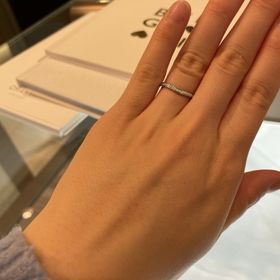 【カルティエ(Cartier)の口コミ】 デザインはすごく気に入りました。ハーフエタニティリングを探していまし…